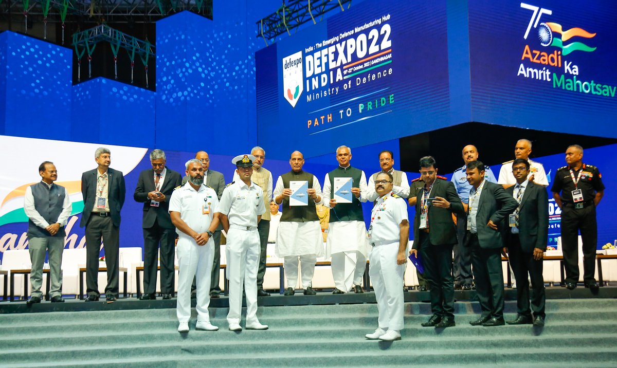 SpokespersonMoD's tweet image. Biggest-ever defence exhibition – #DefExpo2022 – witnessed 451 MoUs, ToT agreements &amp;amp; product launches during Bandhan ceremony today. Envisaged investment worth Rs 1.5 lakh crore. #PathToPride (1/2)
Read for more: pib.gov.in/PressReleasePa…