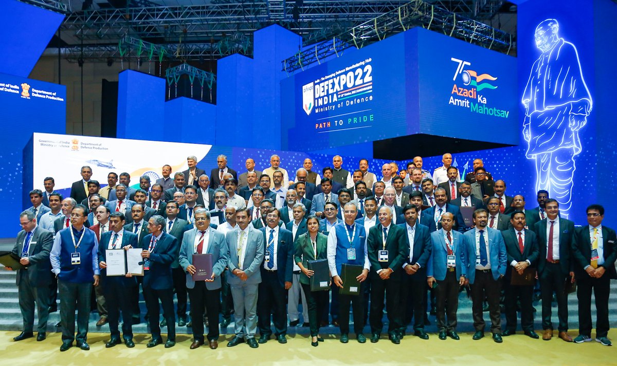 SpokespersonMoD's tweet image. Biggest-ever defence exhibition – #DefExpo2022 – witnessed 451 MoUs, ToT agreements &amp;amp; product launches during Bandhan ceremony today. Envisaged investment worth Rs 1.5 lakh crore. #PathToPride (1/2)
Read for more: pib.gov.in/PressReleasePa…