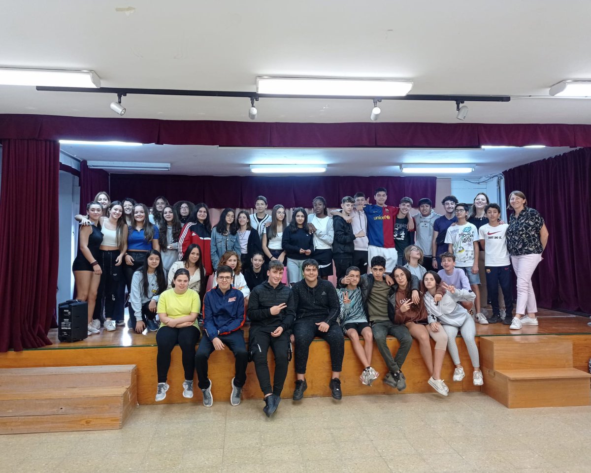 iesguadalquivir's tweet photo. Actividades del intercambio entre nuestro centro y Collège Guynemer, de Nancy (Francia). El alumnado ha disfrutado de actividades tanto en el centro, como en nuestra ciudad y en Granada #CompartiendoExperiencias 
https://t.co/lr5n8wd9pk https://t.co/fK5EYkKBU9