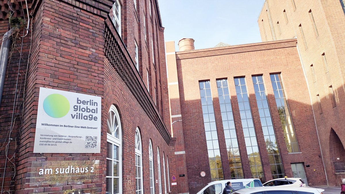 I'm in #Berlin and just had a tour of the amazing #GlobalVillage project. It's a building complex that hosts offices of NGOs in #development sector as well as #diaspora engagement organizations. Impressive hub for a colourful world.