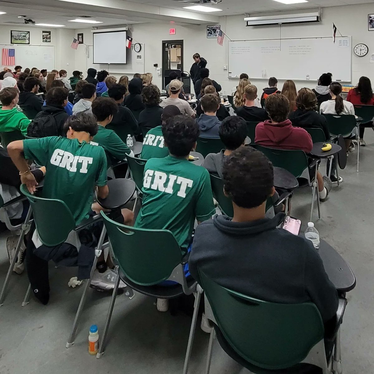 PattiFo061802's tweet photo. EVERYONE HAS A STORY TO TELL...and James, a sophomore at Arlington HS, was bold and courageous to share his at the FCA (Fellowship of Christian Athletes) b'fast/ together-time this morning. Tell yours! #InTheHardTimesDontGiveUp #GodiswithYou #MakeADifferenceNow #ArlingtonHSFCA https://t.co/UbSqg7SQqT