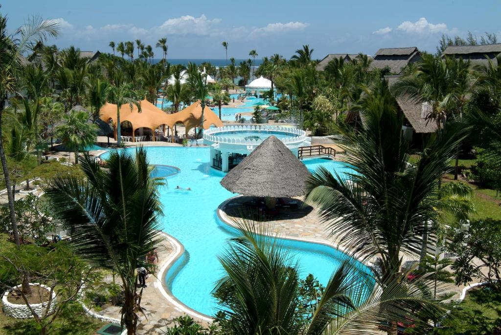 TravelleyUk's tweet photo. 🏖 𝐆𝐞𝐭 𝐘𝐨𝐮𝐫 𝐁𝐚𝐠 𝐑𝐞𝐚𝐝𝐲!🏖 
Take a trip to Diani with me for the ideal beach vacation.

#holidaydeals #holidays #vacation #Beachlife #Holidays #AllAboutYou #ExperienceExtraordinary #magnificent  #dealoftheday #Sea #fun #love #break #travelagent #cheap @TravelleyUk https://t.co/FqER0Noj13