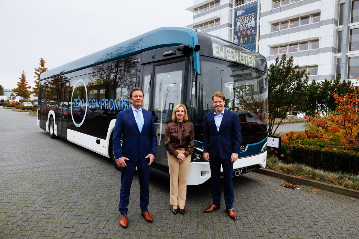 Dat is zeker mooi nieuws! Reizigers zijn straks vast heel blij als Arriva met deze nieuwe, duurzame bussen rond Tilburg en Veghel rijdt. Maandag mocht ik de nieuwe bus in Eindhoven bij <a href="/VDLgroep/">VDLgroep</a> bewonderen.