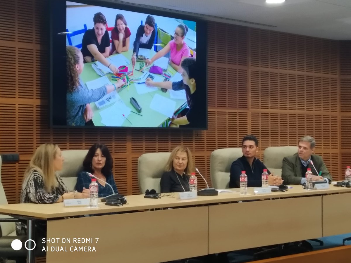 ✈️¡Despega el #ProyectoEuropeo LET'S CARE!
🔎Seguimos acercando la investigación al aula, contando con docentes y estudiantes. Gracias a Elisa <a href="/ftomillo/">Fundación Tomillo</a>, Daniel <a href="/gitanos_org_MA/">FSG Madrid</a>, Mar y Salomé (IES Quevedo) por compartir sus experiencias #Inclusión #EscuelaSegura #AprendizajeSeguro