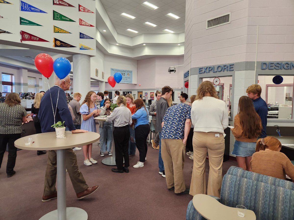 CalvertSS's tweet image. How about a little campaigning? Ms. Hoetzlein’s HHS AP Government students were on the campaign trail today. It was awesome. RISE in action!