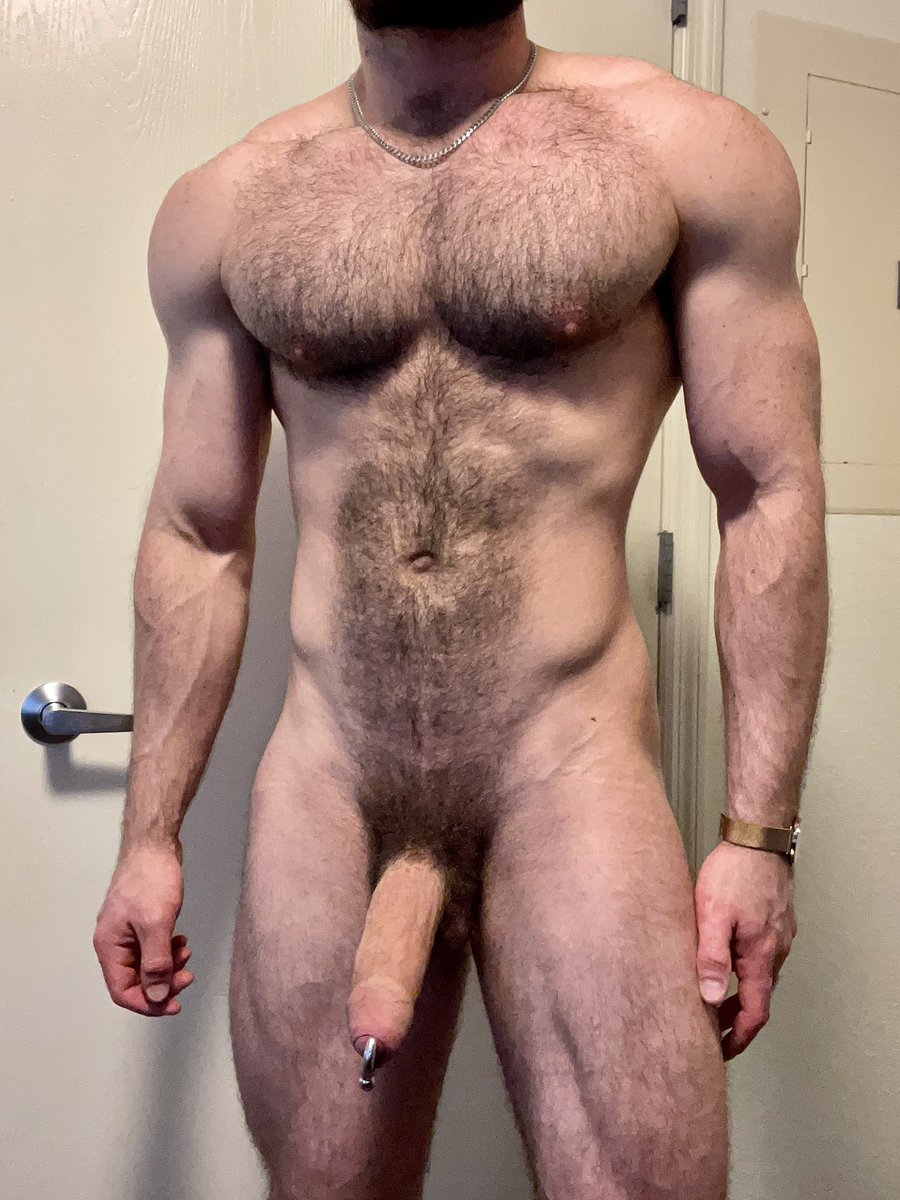 SteroidalMasc's tweet photo. Spent last weekend with a very special group of guys, all of whom share my growth-fixated outlook on life.

I didn’t think my dedication to the cause was in need of affirmation, but I was wrong. I’ve returned with an even greater lust for size. 

Let the obscenity ensue. https://t.co/UnItSZ9zbC