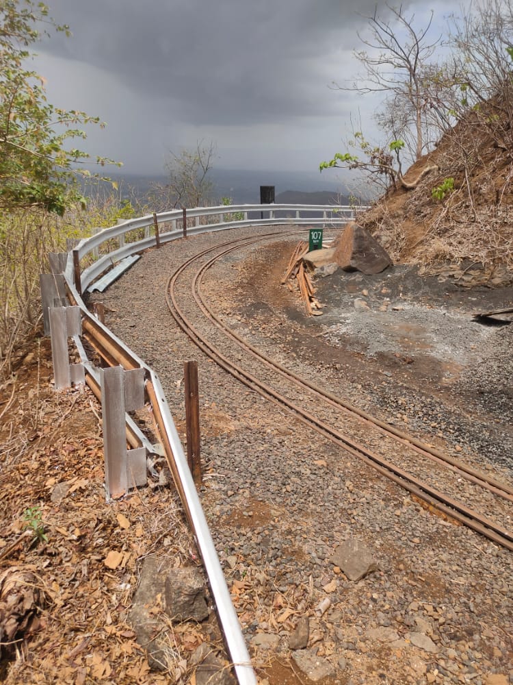 rajtoday's tweet photo. BREAKING! Heritage Narrow Gauge Matheran Hill Light Railway to resume complete operations from Saturday, 22 October after a period of 3 years. It will also have a transparent VISTADOME coach! The complete 21-km stretch of Neral-Matheran railway will get six &amp; five coach trains. https://t.co/LWaWKtRBr7