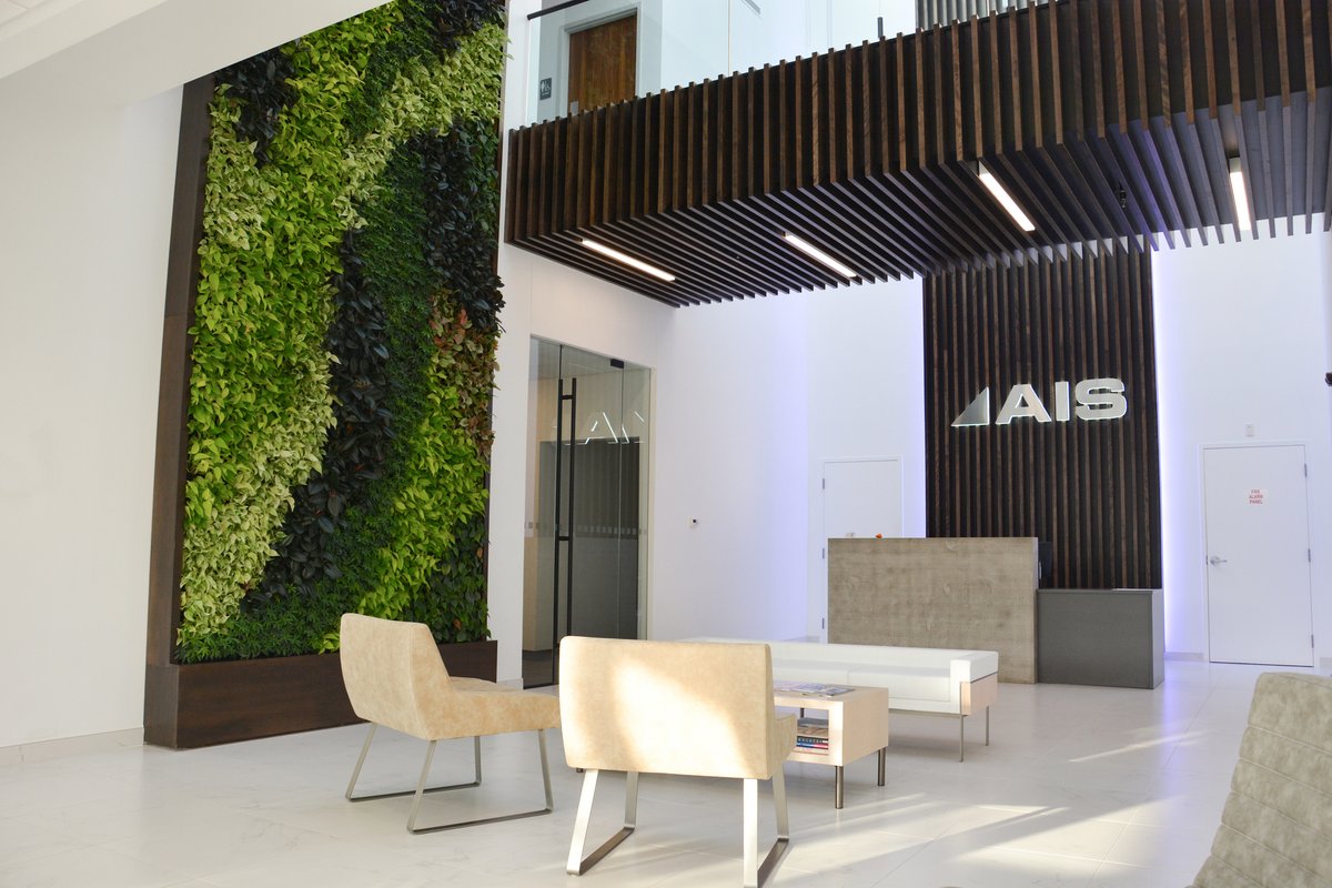 📍AFFORDABLE INTERIOR SYSTEMS, INC | New York
🌱Upon entering the space, customers are greeted by a two-story lobby featuring a 20-foot-high green living wall that is reflected in the impressive full skylight above.
#biophilia #greenwalls #architecture #design  #interiordesign