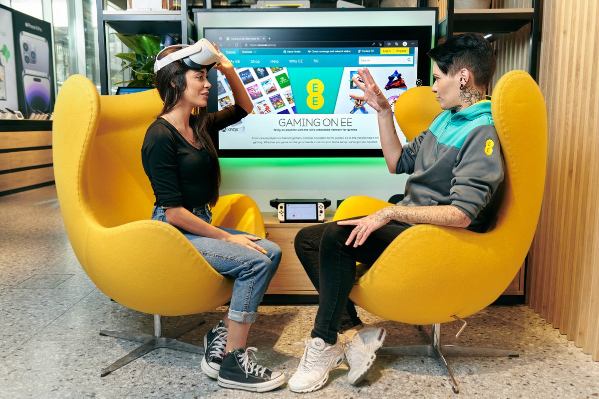 EE's tweet photo. We’re excited to partner with @RiaBish to unveil our new supercharged gaming offering next week 🎮

Feat. bespoke Nintendo and PlayStation bundles and new in-store gaming
All on the UK’s unbeatable network for gaming

Watch this space for more info on our in-store gaming events👀 https://t.co/wlnr9qZAcp