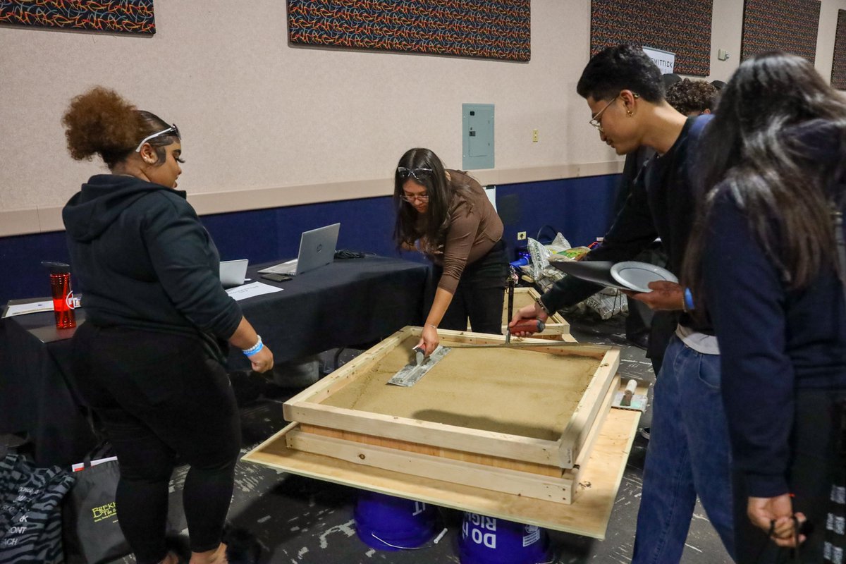 holderconstruct's tweet image. Holder-FCI, our JV team for @DENAirport&apos;s Concourse Expansion program, recently hosted a career expo for high school students. The event included exhibition booths from trade partners, panels of industry experts and hands-on activities. Thanks to @NSBE &amp;amp; Maxx Impact Group!