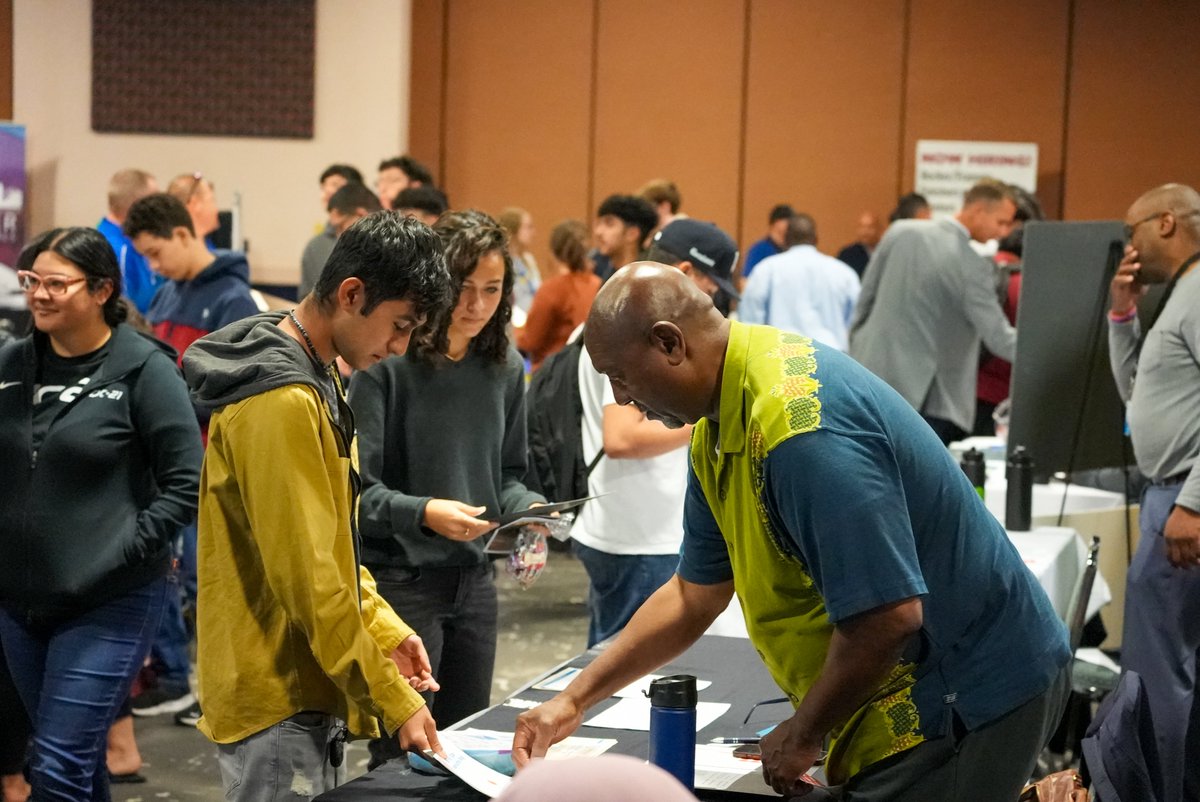 holderconstruct's tweet image. Holder-FCI, our JV team for @DENAirport&apos;s Concourse Expansion program, recently hosted a career expo for high school students. The event included exhibition booths from trade partners, panels of industry experts and hands-on activities. Thanks to @NSBE &amp;amp; Maxx Impact Group!