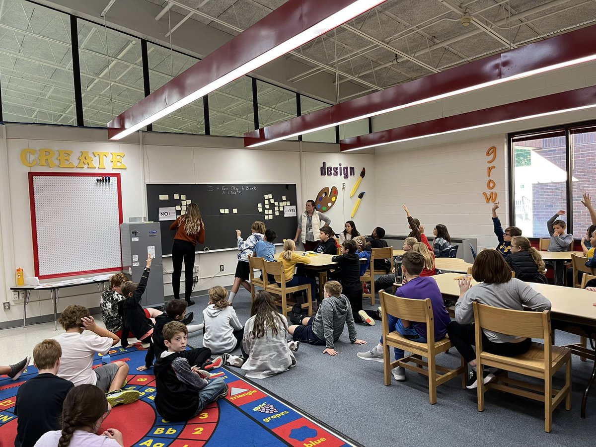 CalvertSS's tweet image. Our fifth grade learners at Plum Point Elementary School were engaged in a Tug-of-War routine today. What a great way to understanding both sides of an issue. They’re brilliant.