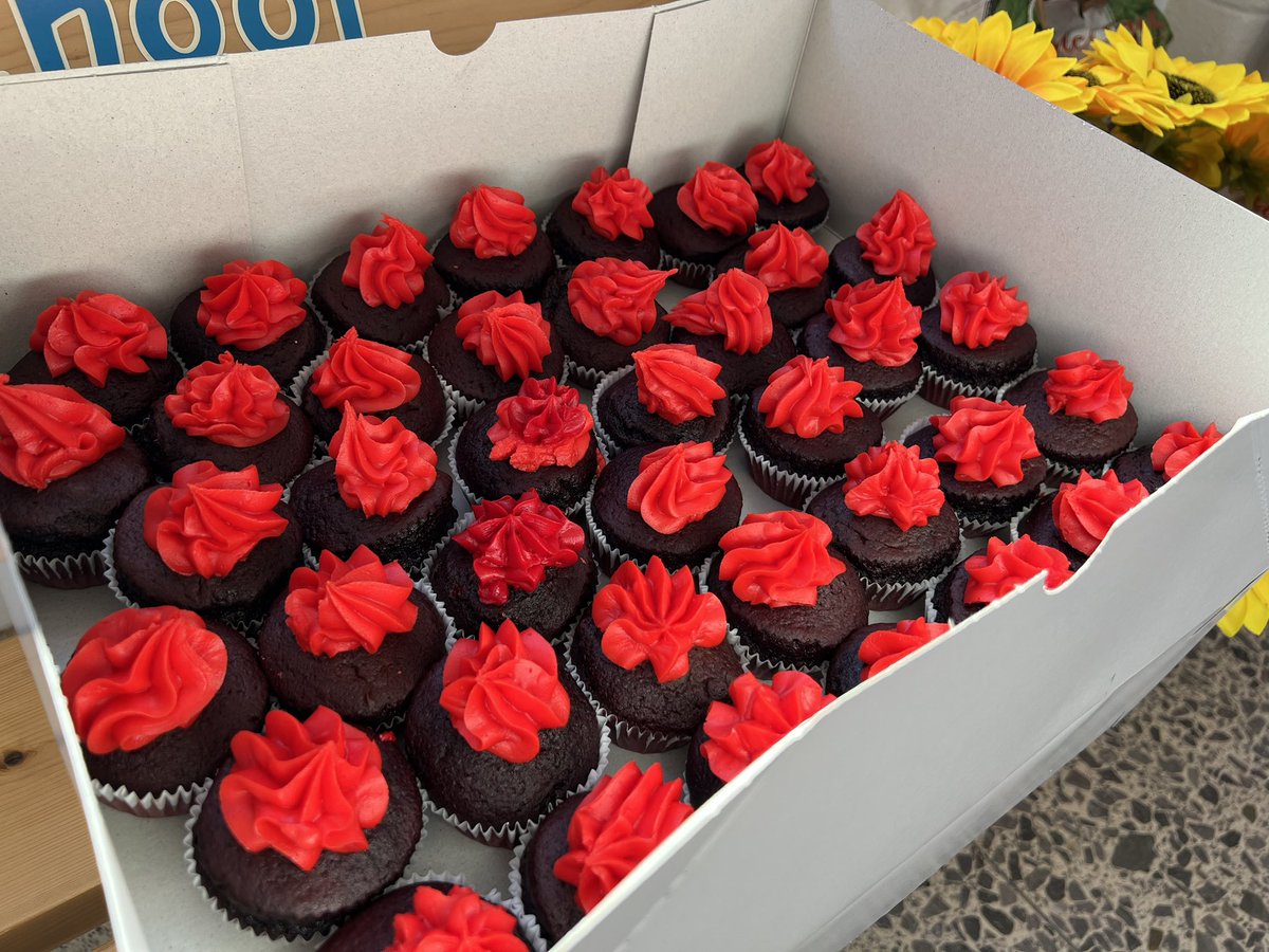 BathMonquarters's tweet photo. Student council members delivered red cupcakes for dyslexia awareness #MarkItReadWin https://t.co/016GOoejr8