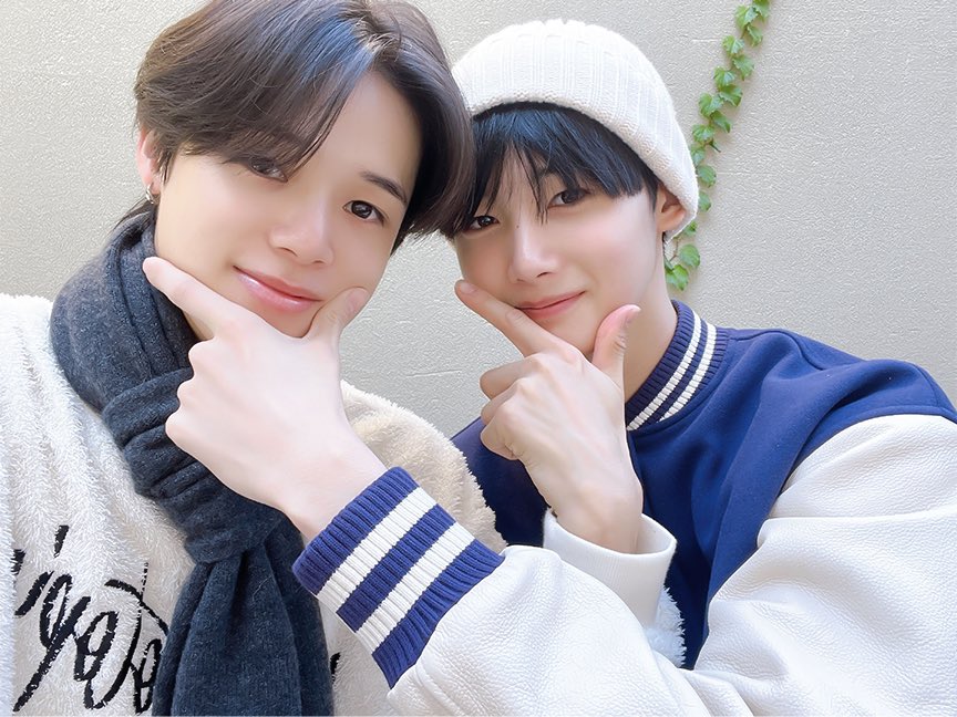 JOasakura_TH's tweet photo. [221020 | #THTForJO]

(🐹📸)
happy birthday พี่เคย์คุง❗🎉
ตั้งแต่ครั้งแรกที่ได้เจอกันผมรู้สึกขอบคุณมากๆ ที่ได้รับเป้าหมายของความฝันมากมายจากพี่ รู้สึกซาบซึ้งใจจริงๆ ครับ
จากนี้ไปพวกเราก็มาพยายาม -

#K #HAPPY_K_DAY

(1/2)
#あさくらじょう #JO #朝倉穣
#andTEAM #スッキリ #andTEAM_JO https://t.co/rXSZuFS74m