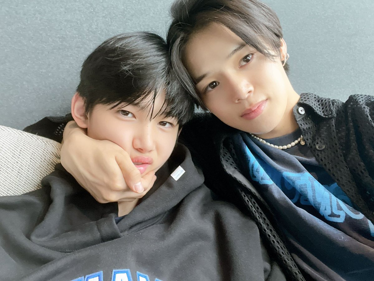 JOasakura_TH's tweet photo. [221020 | #THTForJO]

(🐹📸)
happy birthday พี่เคย์คุง❗🎉
ตั้งแต่ครั้งแรกที่ได้เจอกันผมรู้สึกขอบคุณมากๆ ที่ได้รับเป้าหมายของความฝันมากมายจากพี่ รู้สึกซาบซึ้งใจจริงๆ ครับ
จากนี้ไปพวกเราก็มาพยายาม -

#K #HAPPY_K_DAY

(1/2)
#あさくらじょう #JO #朝倉穣
#andTEAM #スッキリ #andTEAM_JO https://t.co/rXSZuFS74m
