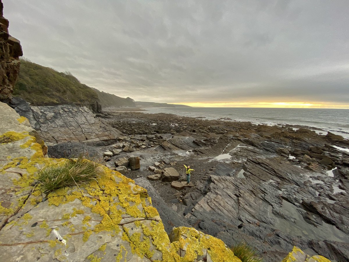 And that’s a wrap 🤩 After a brilliant (and long) few days in the field with <a href="/Making_Ripples/">Jaco H. Baas 🇪🇺🏴󠁧󠁢󠁷󠁬󠁳󠁿🇳🇱⚒️⛰️🌊🚶🥘🎶⚽</a> and <a href="/sedsnstroms/">Brennan O’Connell</a>, I think I’ll be seeing these tidal rhythmites in my dreams!