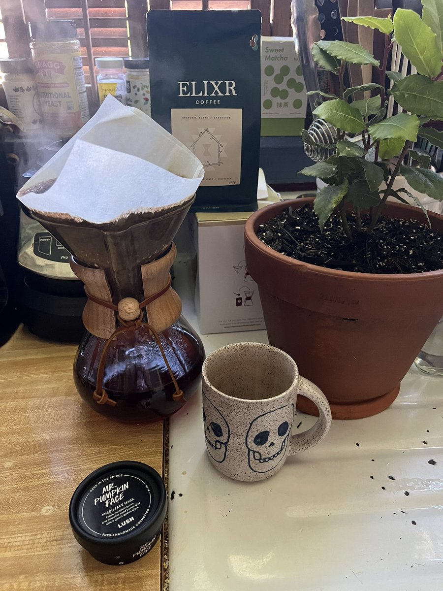 𝓂𝒶𝓂𝒶𝓃, 𝑒𝓈𝓆. tweet media