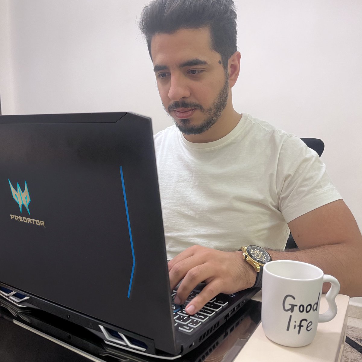 issaa_csgo's tweet photo. Life is good if you know how to pick the right laptop ๐พ
#PredatorME #PredatorHelios300 https://t.co/HCG9Uq63Ol