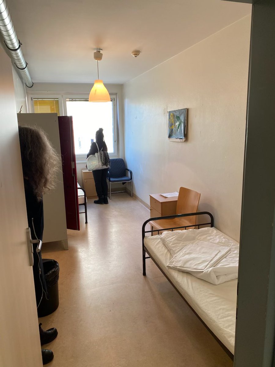 EmilyAssembly's tweet photo. Btw, here is where you sleep if you need overnight shelter in Vienna. You are not searched and you get to keep your stuff in a locker in the room. People can be in the room 10 am-8 am and then the room is cleaned. #WhenInWien https://t.co/e63ilXPaJq