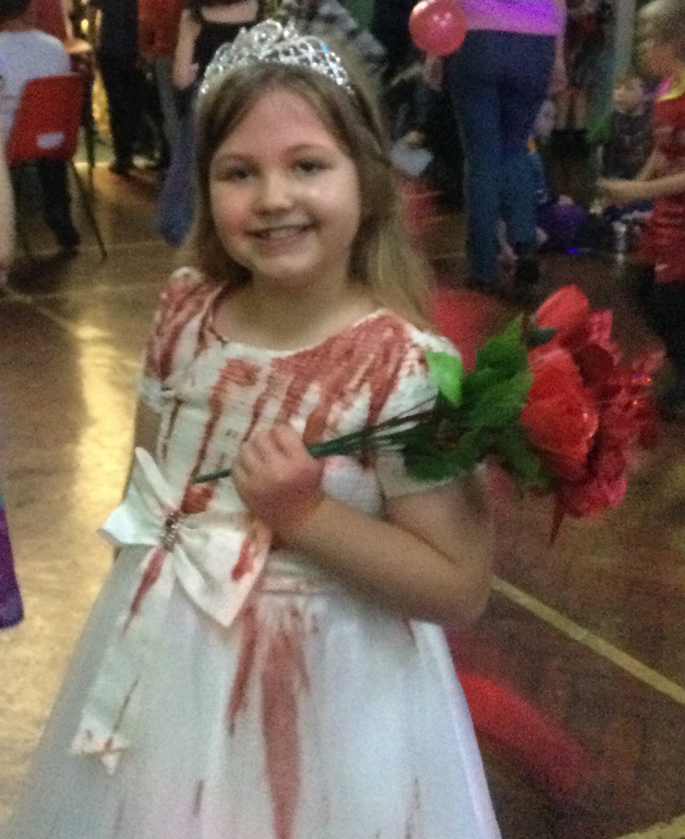 burlingtonjnr's tweet photo. Our Lower Key Stage 2 children are thoroughly enjoying their Halloween disco #endofhalfterm #halloween https://t.co/ML9Df2qyBK