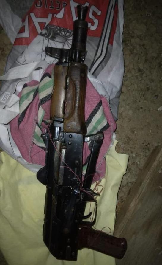 DGPPunjabPolice's tweet photo. In a joint operation with Delhi Police Special Cell, @CPAmritsar &amp; #AGTF have busted #Arms smuggling racket, operated by #Canada-based Landa.

#Arrested 3 persons and Recovered 1 AK-47 &amp; 3 pistols 

Further investigation is on to find their associates and other consignments. https://t.co/JkVe1VWm9g