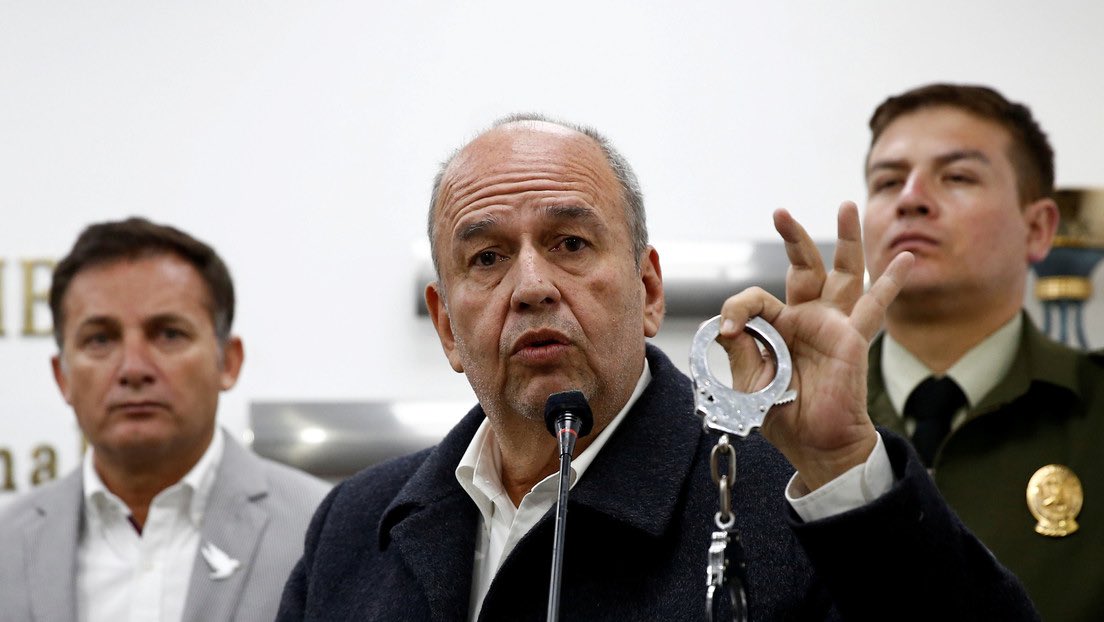 mrtommybecker's tweet photo. Arturo Murillo acaba de declararse culpable en Estados Unidos.  Dependiendo del acuerdo de culpabilidad, podría haber una sentencia hoy. #Justicia https://t.co/guUYr4Lijl