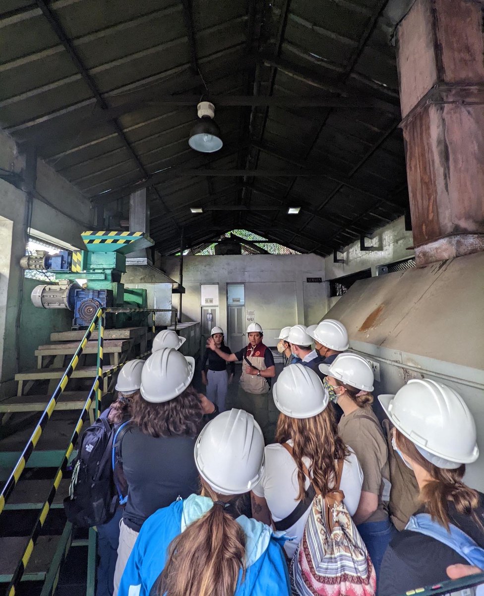 theGREENprogram's tweet image. We are big believers in learning while doing, and Peru is the perfect destination to do just that. While there&apos;s always time for fun, like visiting Machu Picchu, or traversing through zip lines in the cloud forest, we prioritize sustainability education.⁠
⁠