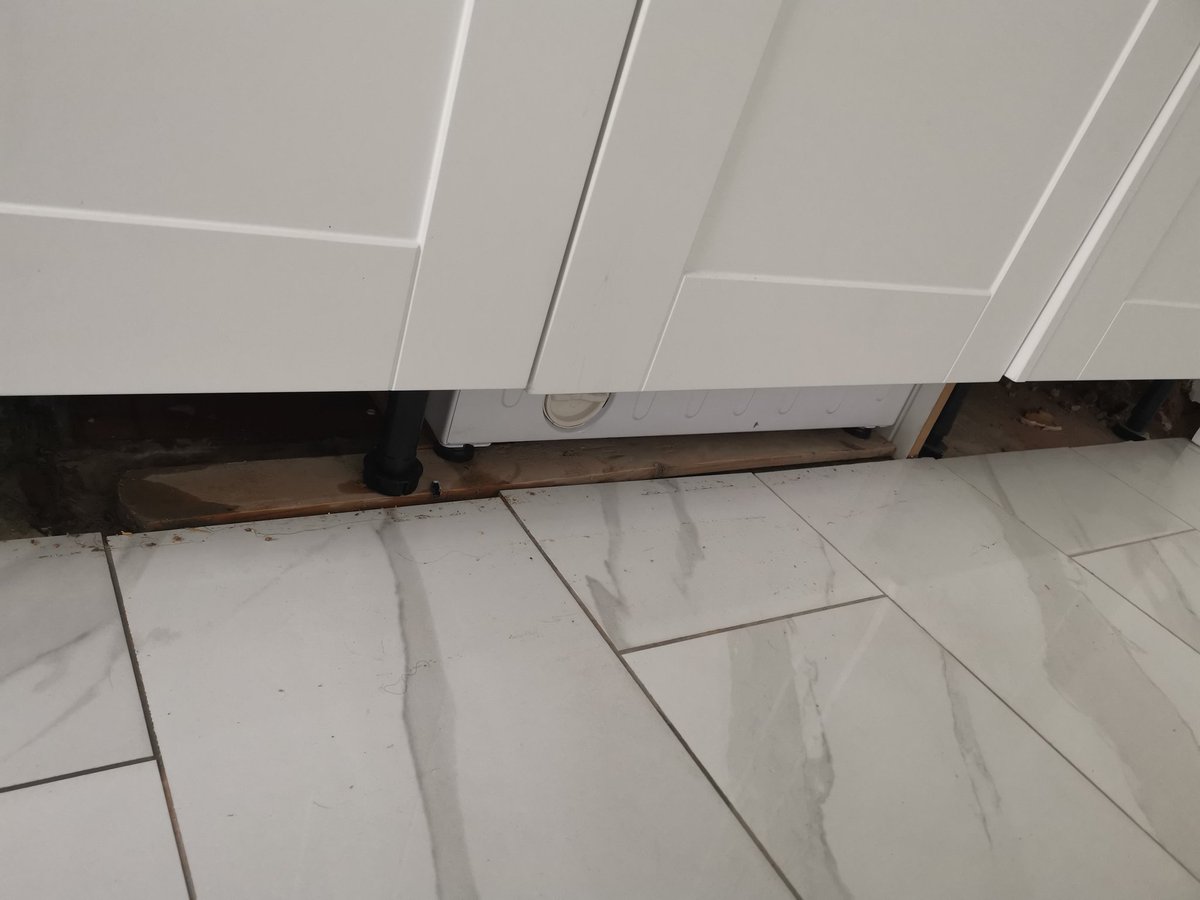 SeminalBeats's tweet photo. @Hoover_UK possibly the worst engineering call we've had the misfortune of experiencing, thanks for completely ruining our brand new kitchen. If anybody is thinking of using their "domestic and general" cover then please think twice - broken plinths, door not attached flush etc https://t.co/oXSL4VNtmG