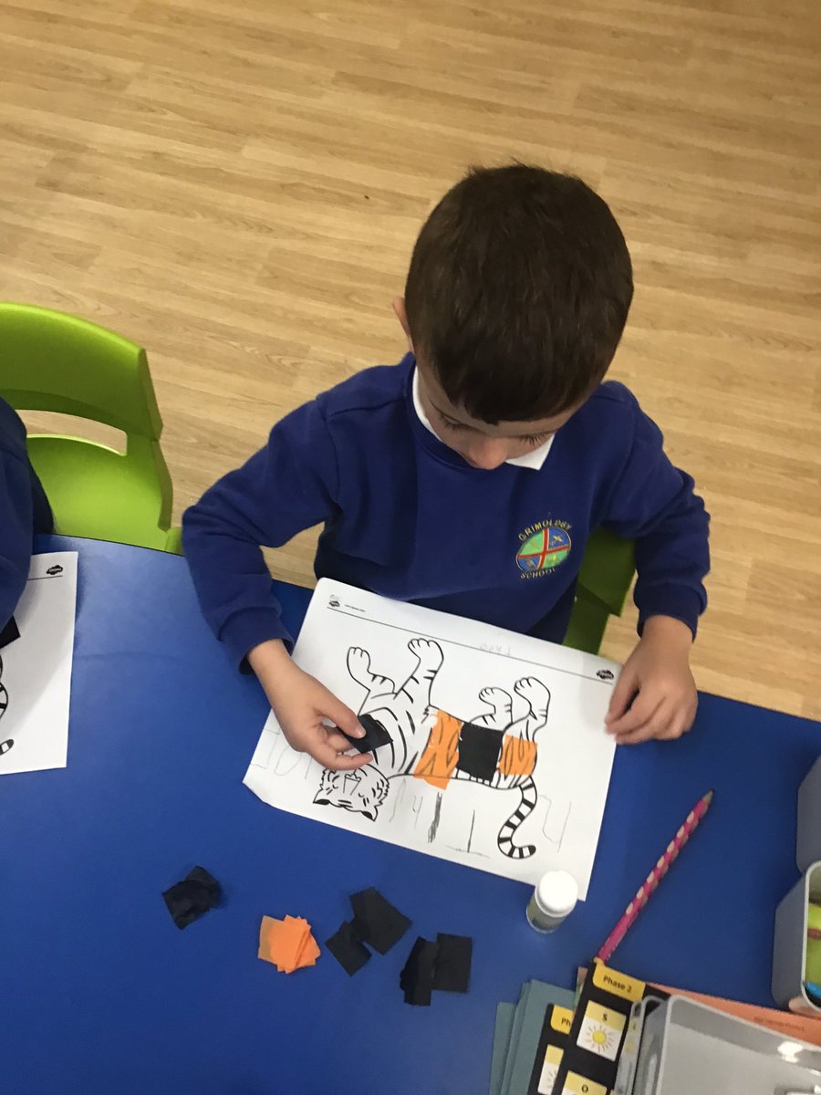 Grimoldby_Y3's tweet photo. We’ve been using tissue paper to collage tigers! #jungleexplorers #creativity #determination https://t.co/BdEdqorWbs