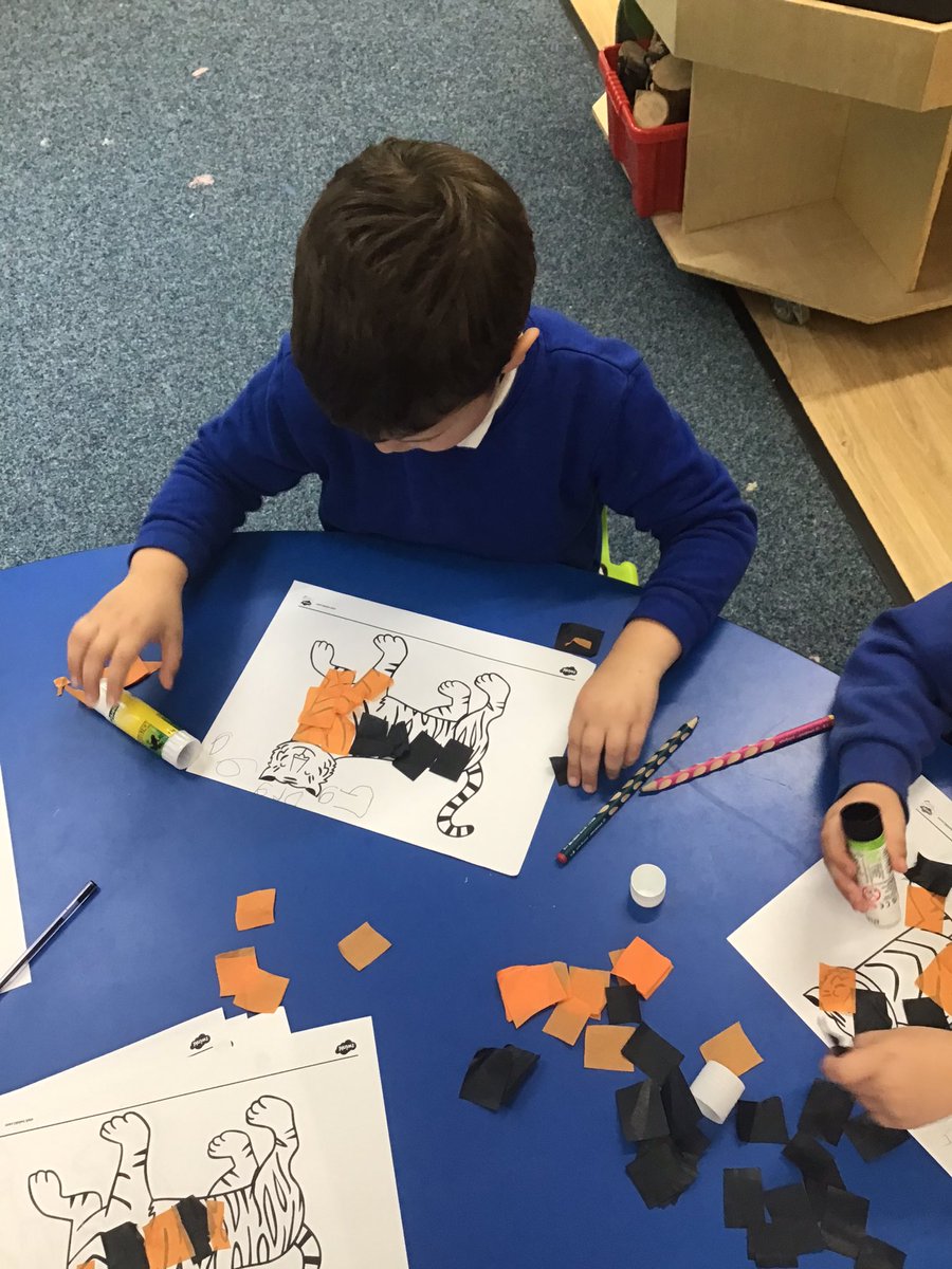Grimoldby_Y3's tweet photo. We’ve been using tissue paper to collage tigers! #jungleexplorers #creativity #determination https://t.co/BdEdqorWbs