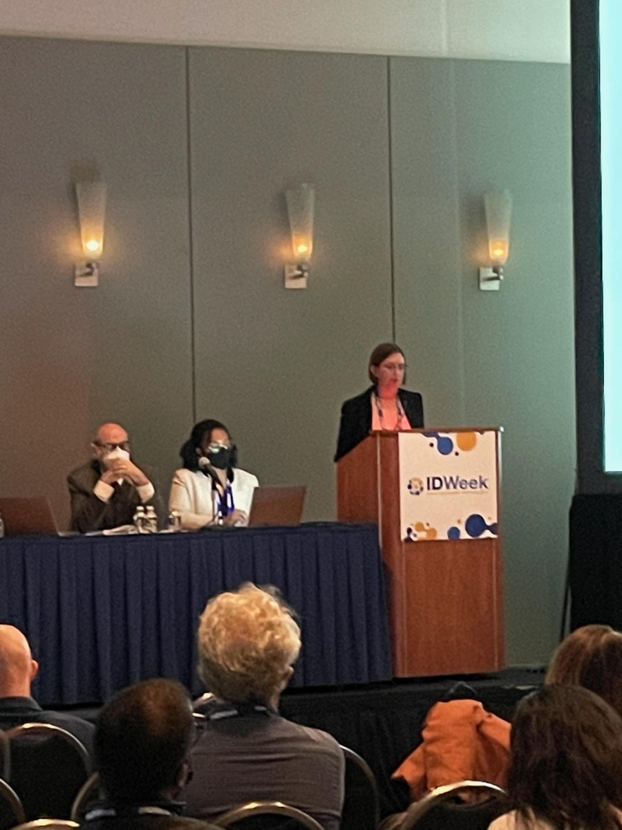 Women in Rush ID crushing it as usual! 'The increasing bioburden of C auris body site colonization is assoc with environmental contam..'#idweek2022 #womeninID @RushDOIM @RushCCH_ID @RushMedical @DocSansom @mhayde2 @mlin0000