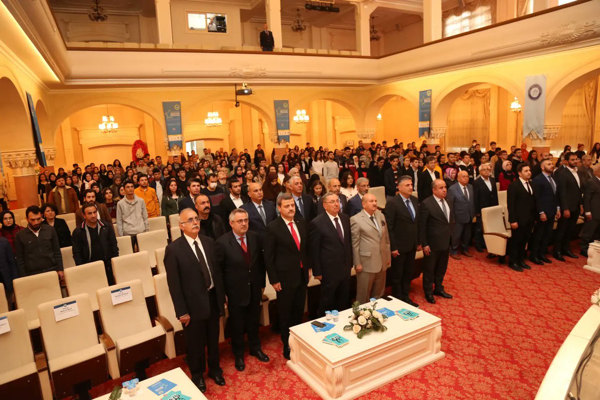 AliyaProjesi's tweet photo. Anadolu Eğitim Kültür ve Bilim Vakfı koordinatörlüğünde düzenlenen Uluslararası Bilge Aliya Sempozyumu Aliya Bir Medeniyetin Yeniden İnşası Paneli 19 Ekim 2022 tarihinde saat 10.00'da Gazi Üniversitesi Mimar Kemalettin Konferans Salonunda yapıldı. #aliyaizzetbegoviç https://t.co/xayvn0Rl4j