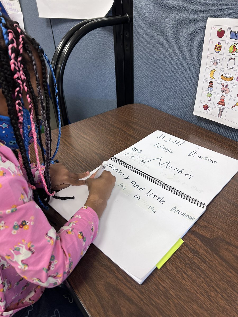 kjrussell01's tweet photo. This girl is making huge gains in her reading and writing! So proud of her 🧡#ResultsMatter #WhateverItTakes #ReadingRecoveryWorks
@JCPSRR @AllisonHenryRR @bethanyhardesty @amygoodenoughRR @RG_CDLI_Exec @Principal061 https://t.co/y5cYVdsG0U