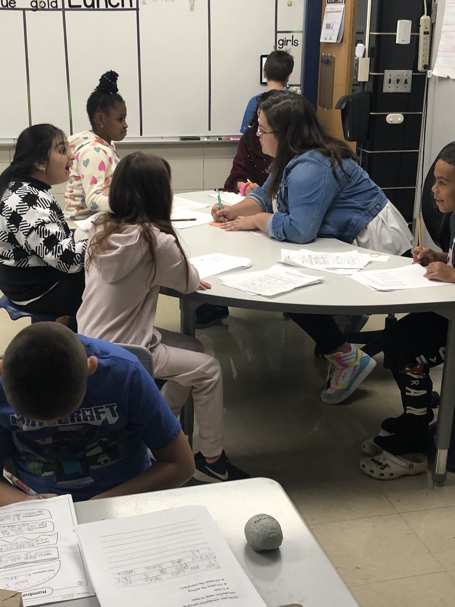 Scampbell_IC's tweet photo. So impressed with writers workshop. Clear expectations and anchor charts assist in the writing process. #wdsd7 @Scampbell_IC @WDaleCurriculum https://t.co/6uOya8zVdp