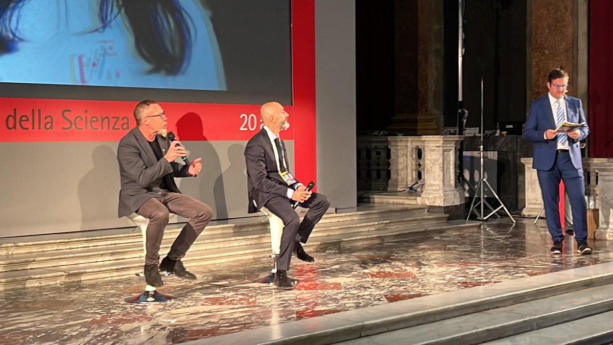 cnr_scitec's tweet photo. Il #linguaggio alto della conoscenza deve divenire comprensibile a tuttə

Grazie a @AD1959 e @fulviamangili per aver lanciato con il loro entusiasmo questo @FDellaScienza 
Il #cnr presente con le sue proposte divulgative 
Cercateci sul programma 

https://t.co/wY0J1rH8ui https://t.co/RZeYUhnhIH