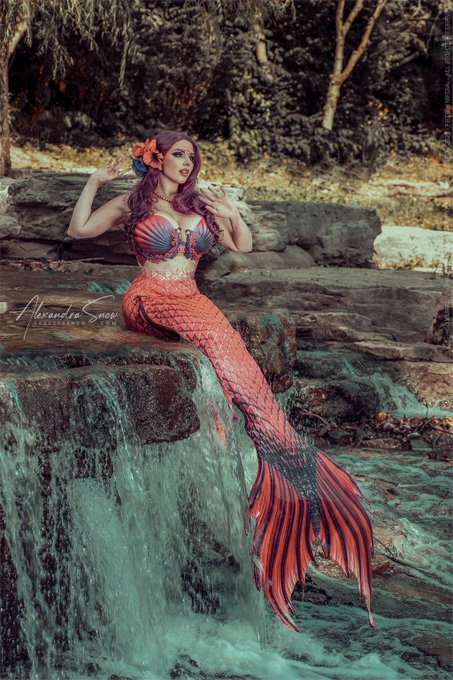 "I am a siren, a mermaid; I know that I am beautiful while basking on the ocean's waves, and I know that<a href="/tag/iwchalloween"class="tags"><span>#iwchalloween</span></a>
