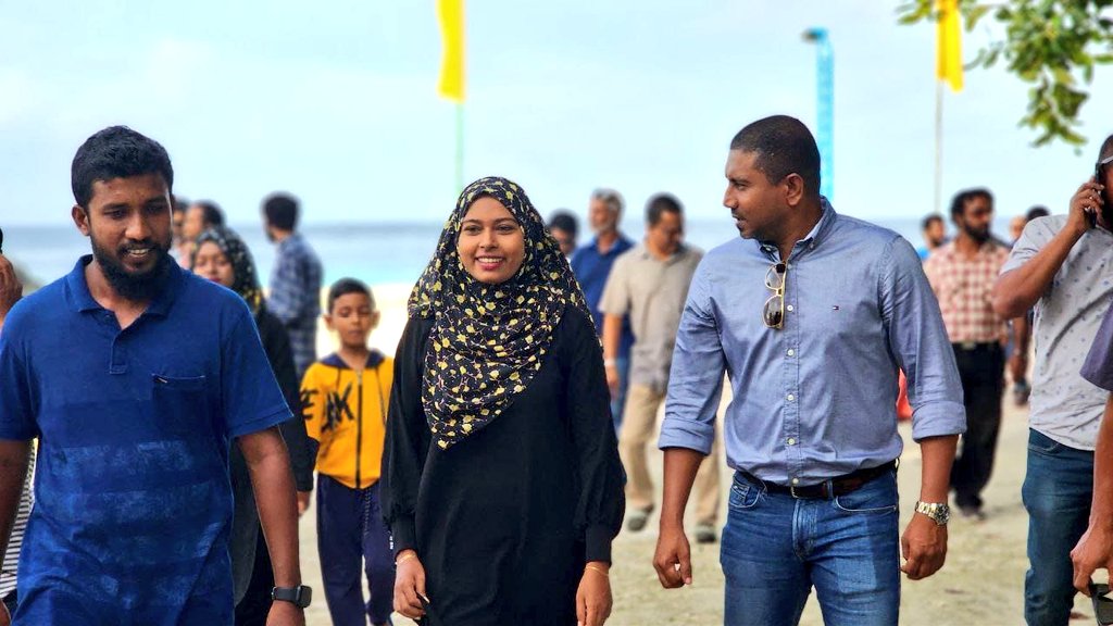 shaahid_96's tweet photo. Allah ge vaagifulhaaiek #Magoodhoo boduthanun nagaane..
Saabahey minister @AhmedMahloof 💛 https://t.co/B8YEgJ5OAa