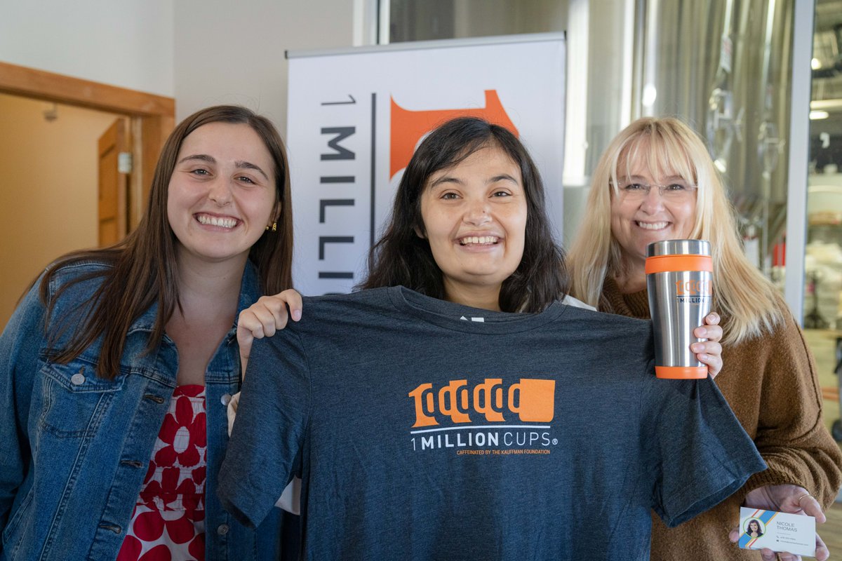 Thanks to Nicole Thomas of <a href="/ConnextSocial/">ConnextSocial</a>
 for joining us at this week's 1MC! 

Photo cred: <a href="/bronsonkurtz/">Bronson Kurtz</a> of Personalized Technology Servics.