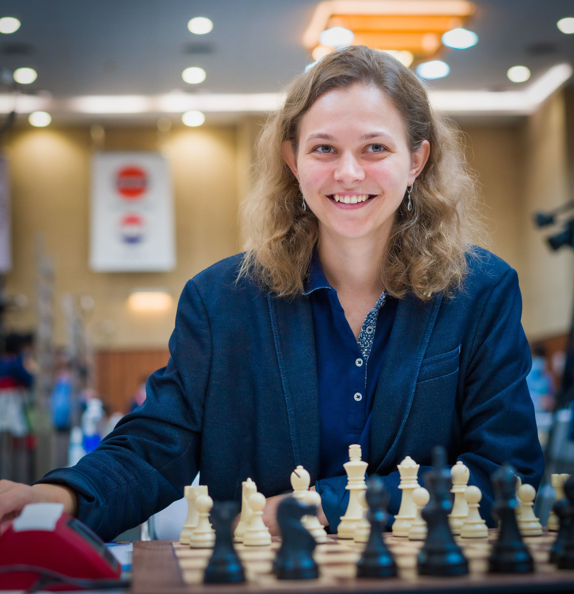 Women's Candidates: Games and commentary