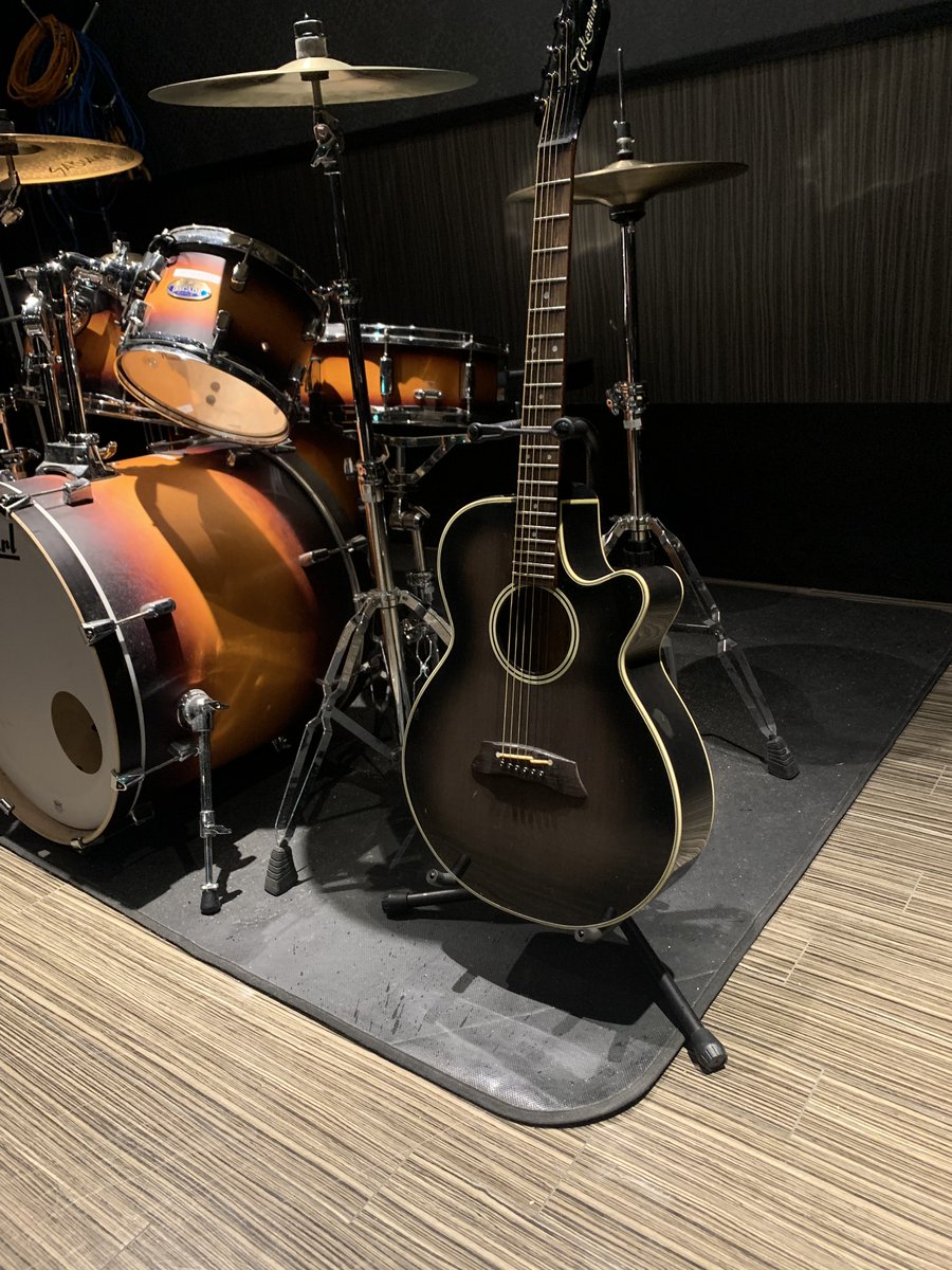 JoybeatStudio's tweet photo. ★ｱｿﾋﾞｯｸｽ蟹江店限定★
≪TAKAMINE≫
ﾚﾝﾀﾙ料金 ¥200　㊫¥150
弦高気持ち高め。
秋シーズンにピッタリ。
是非この機会にご利用くださいませ。
#音楽 #ｽﾀｼﾞｵ #蟹江 #中川区 #名古屋 #ﾊﾞﾝﾄﾞ #ﾄﾞﾗﾑ #ﾃﾞﾓﾃｰﾌﾟ #ﾊﾟｿｺﾝ #ｽﾏﾎ https://t.co/S9eAvrMSt4