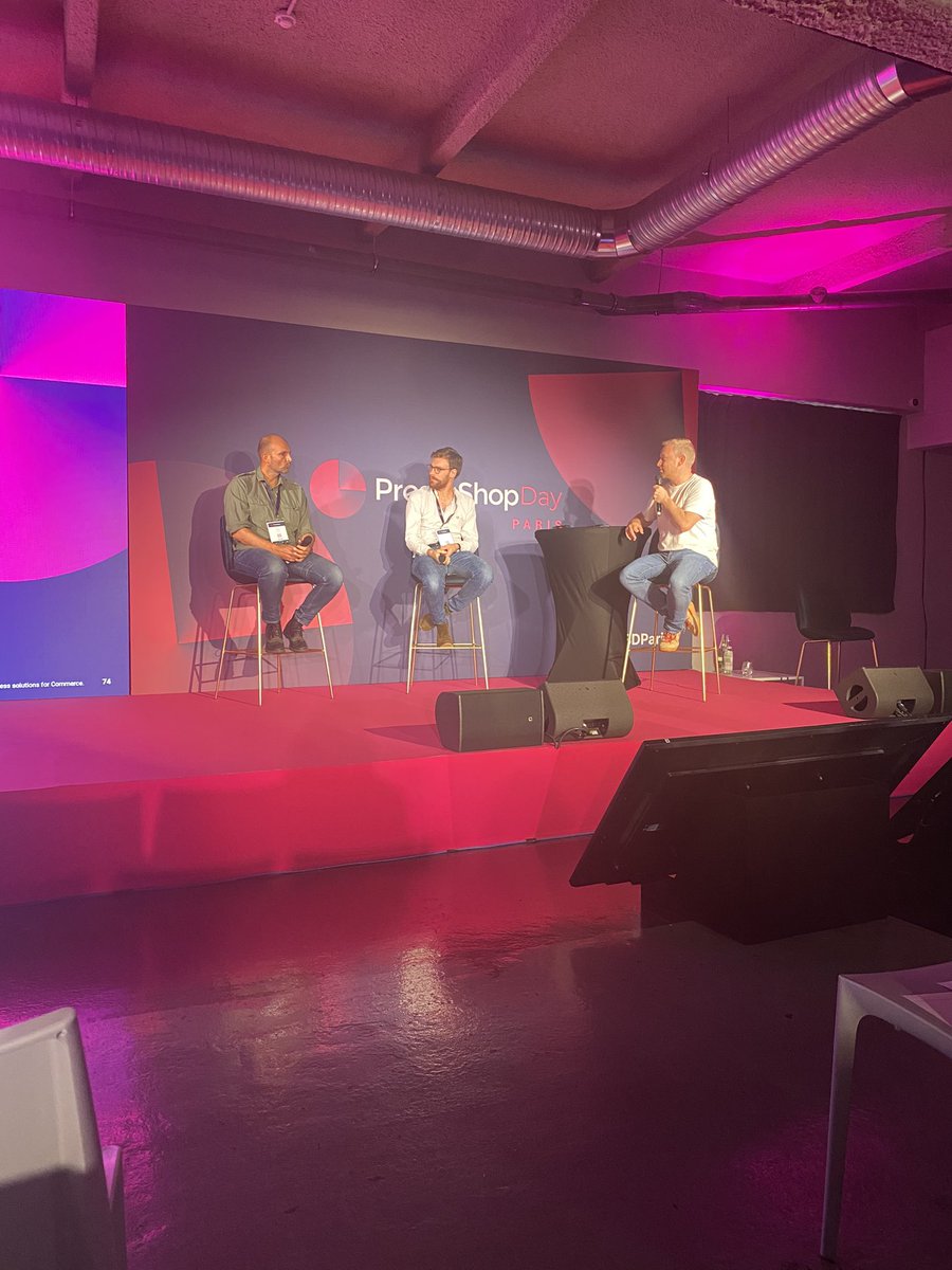 emiliemarquois's tweet photo. #PSDParis @laurentk : on peut être une entreprise à mission, tout en étant rentable.
#eCommerce #SecondeMain #Occasion https://t.co/aaNg3xgUNc