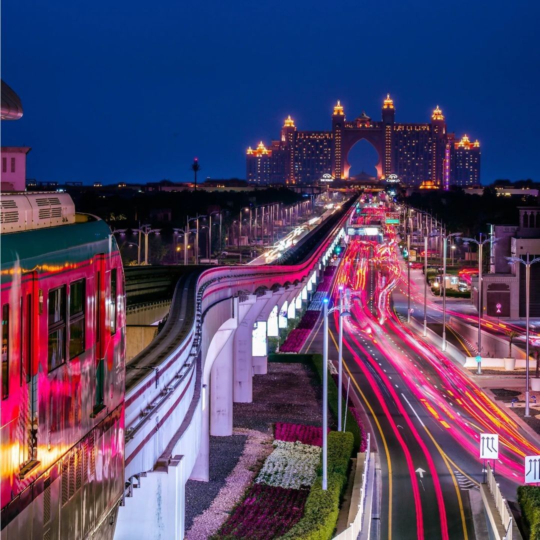 PicsDubai's tweet photo. The lights will follow you.

Photo by @islamhabashy

#Dubai #PicsDubai https://t.co/nB0N51Tei3