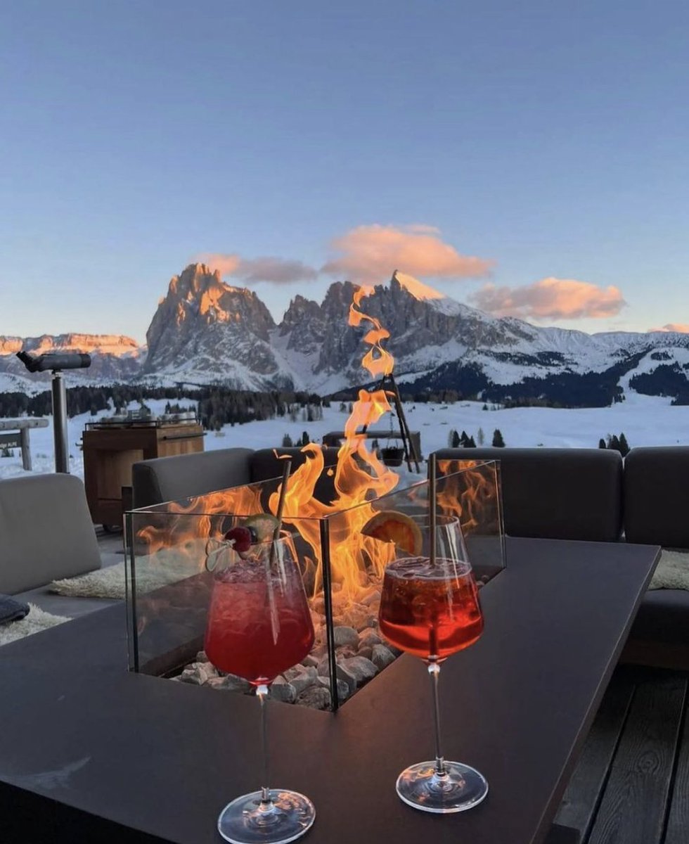 OfficialPLT's tweet photo. Imagine being here ❄️✨ https://t.co/HYgbIFUOw5
