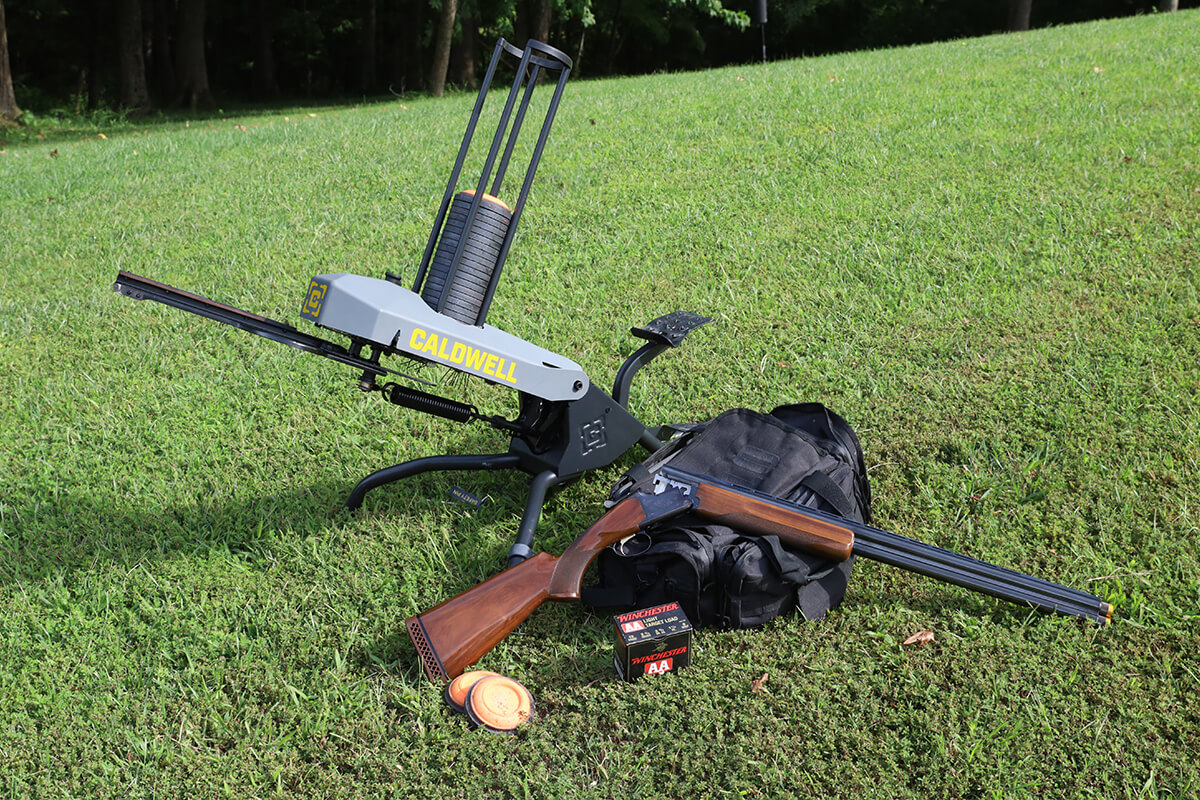 Introducing a clay target thrower that offers the speed and simplicity of an electric thrower without the added weight and battery. See the full review of the @CaldwellShoot Claymore at bddy.me/3DeZUP1. #Claymore #ClayThrower #Electric