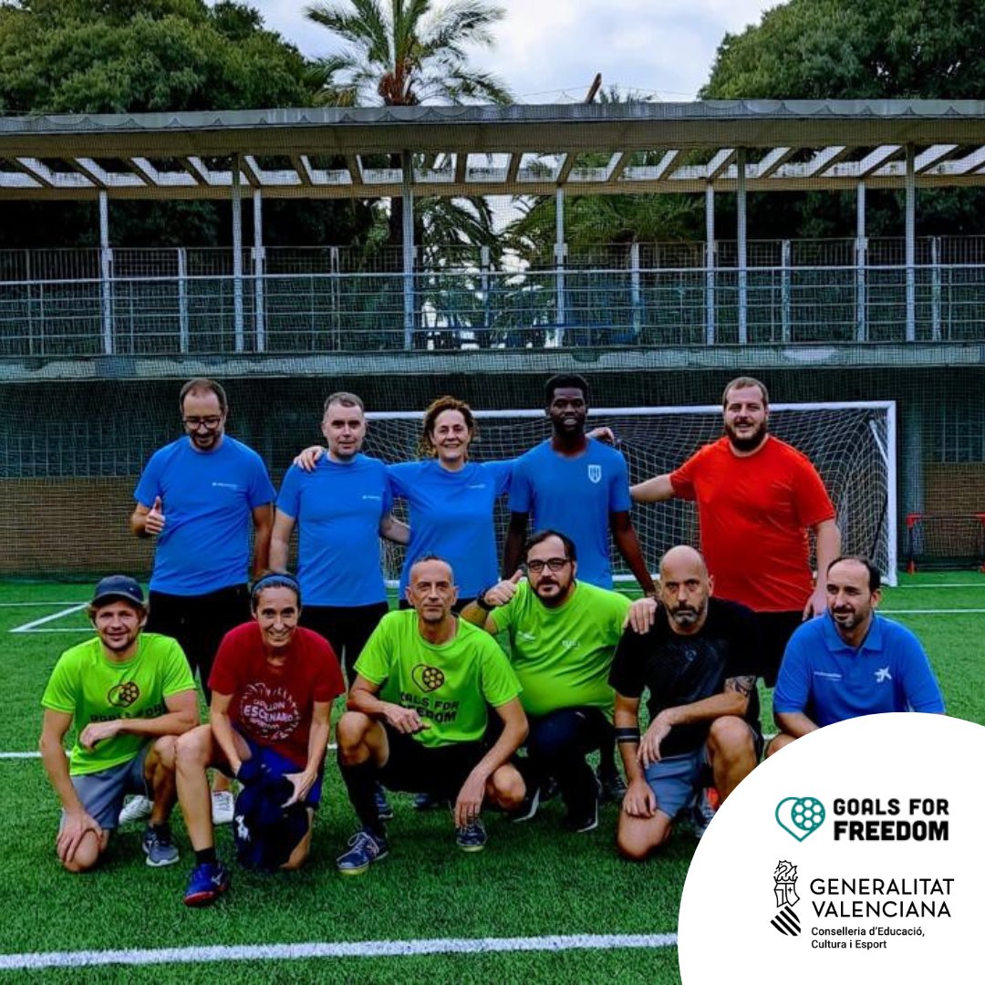 goalsforfreedom's tweet photo. Desde #GoalsForFreedom queremos agradecer a los voluntarios de la Obra Social La Caixa su participación y asistencia a las pachangas futboleras en su semana social. ⚽ ¡Gracias por acompañarnos! ❤️

¡Tenéis las puertas abiertas para volver siempre que queráis, @fundlacaixa! https://t.co/Z8miCrcMX1