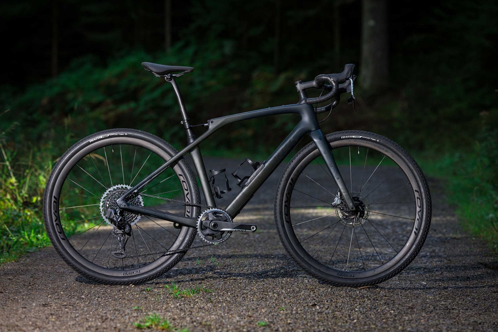 Specialized releases new Diverge STR with front and rear Future Shock suspension All the details: l8r.it/S1Xt