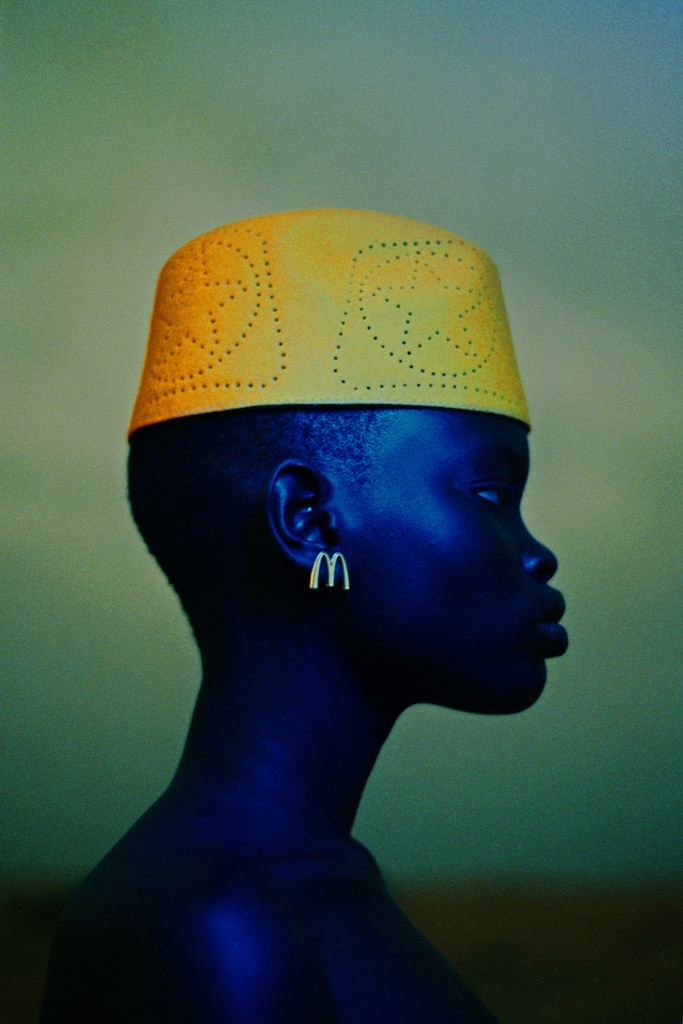 New dates added! Join the Foam Forward Tours and discover the work of Mous Lamrabat through short interactive assignments. Sign up: go.foam.org/foamforwardtour

Mashallah with extra cheese, 2021 © Mous Lamrabat / Loft Art Gallery.

#foamamsterdam #mouslamrabat