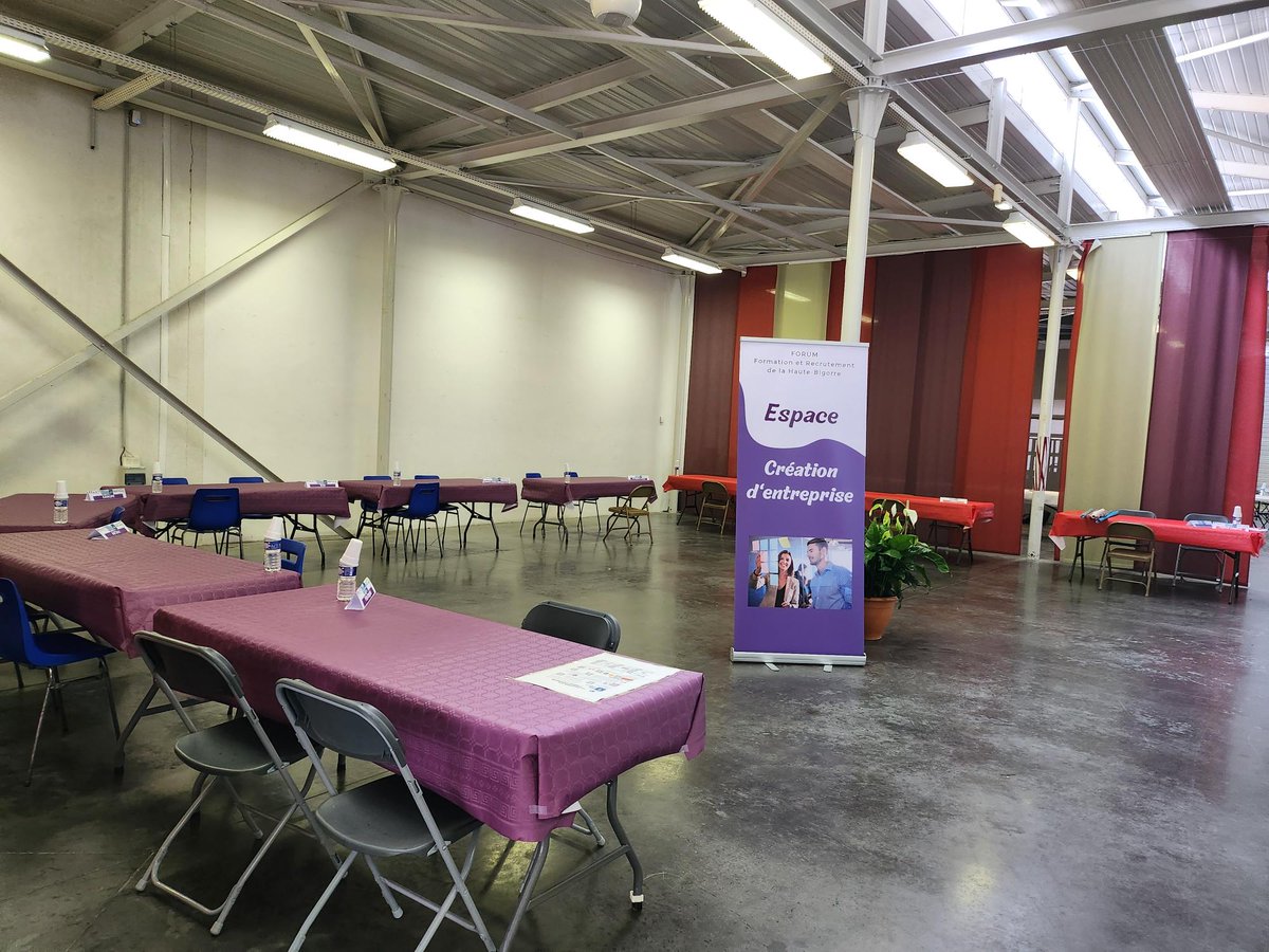 ChrisNadalPE's tweet photo. J-1 Work in progress 😃
Installation par les équipes de la #cchb de la #MaisonFranceServices et de @pole_emploi #Tarbes #Pyrenees
au @CarrePy
📢Ouverture des portes demain à 9h00 ❗️
#AvecPôleEmploi #TousMobilisés #Occitanie
@catguilbaudeau @CorinneGuijarro https://t.co/5gIIO2jxqT