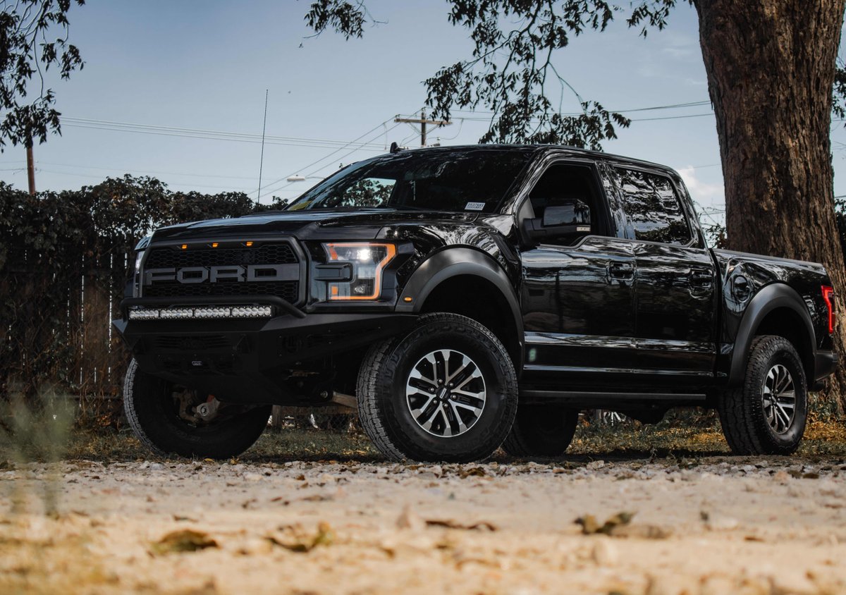 Riata_FordTexas's tweet photo. Stealth mode: Activated 🤐
#ford #fordraptor #f150raptor #fordf150 #raptor #fordperformance #fordraptorsvt #ford_raptors #raptoraddiction #raptornation #gen2raptor #4x4 #twinturbo #offroad #trophy #ecoboost #v6 https://t.co/Uogu2Kn8ST