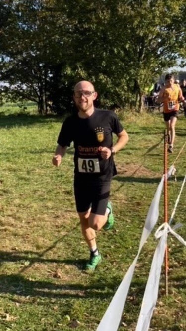 OrangeBretagne's tweet photo. 🏃‍♀️🏃‍♂️Dimanche 23 octobre 
1⃣5⃣ salariés @orange dont Alban, Thomas, Antoine et Kevin participeront au @lemarathonvert.
@OrangePassionF, programme de sponsoring interne fait pour et par les salariés, les accompagne dans leur défi💪
 #LifeatOrange #ProudtobeOrange  
@Solange_Rama https://t.co/S3od4iU9k7
